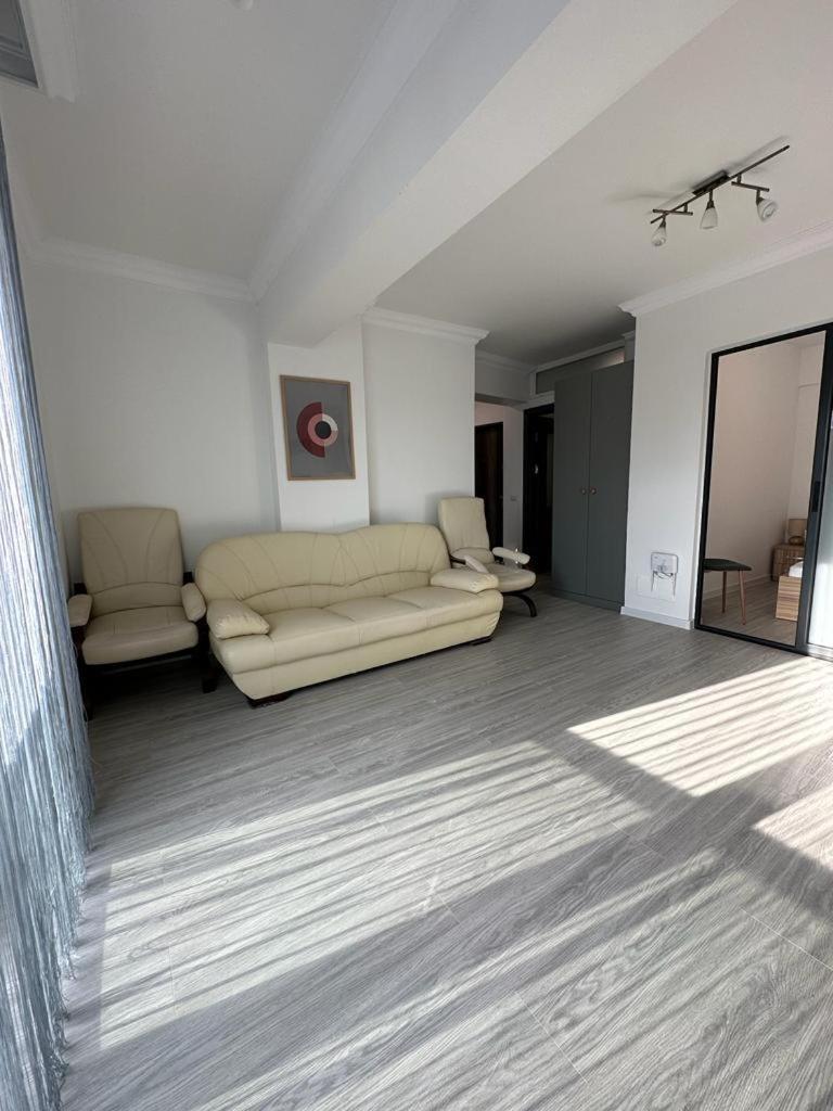 Cozy Studios In Сучеава Екстериор снимка